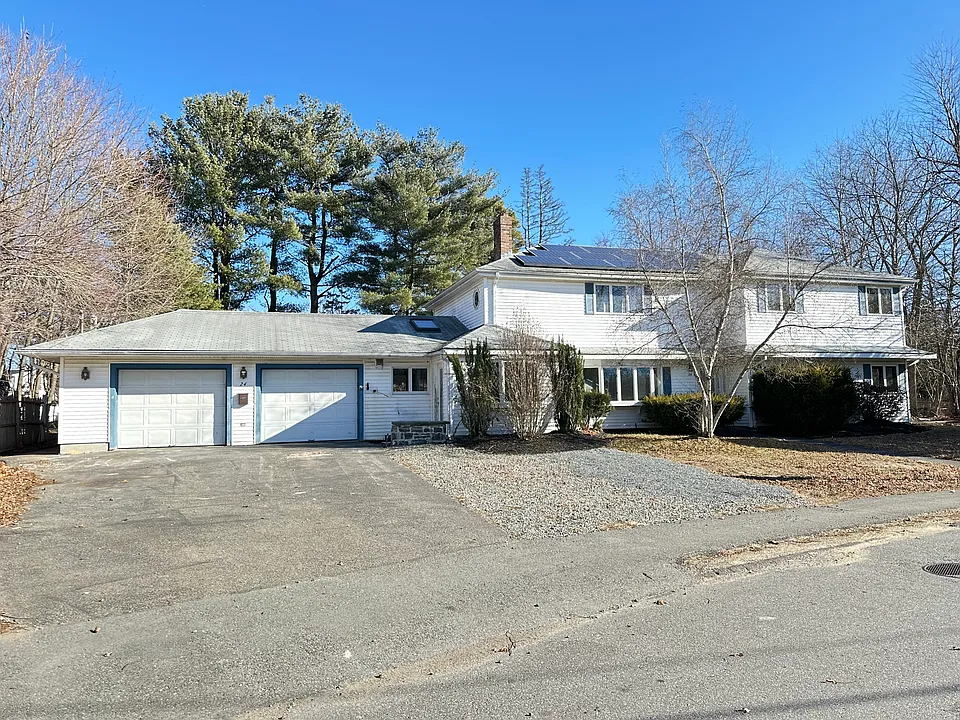 24 Hemlock Dr