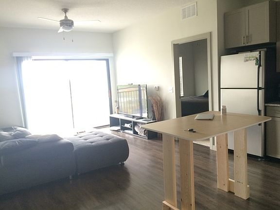 2nd image of 4800 Solara Cir APT 4036