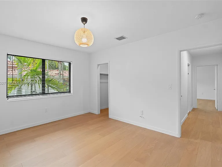 517 Palermo Ave — Photo 16