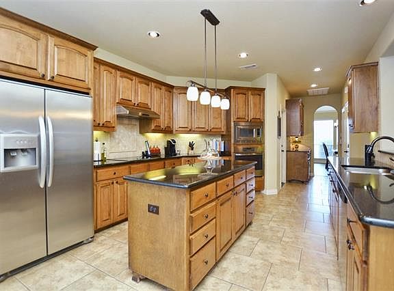 3rd image of 129 Fairwood Dr