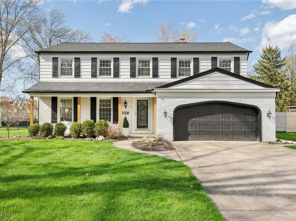 1560 Queen Annes Gate, Westlake, OH 44145