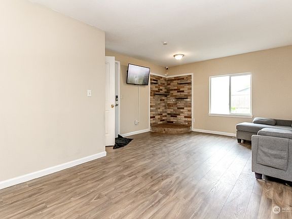 5th image of 8238 Tacoma Avenue S