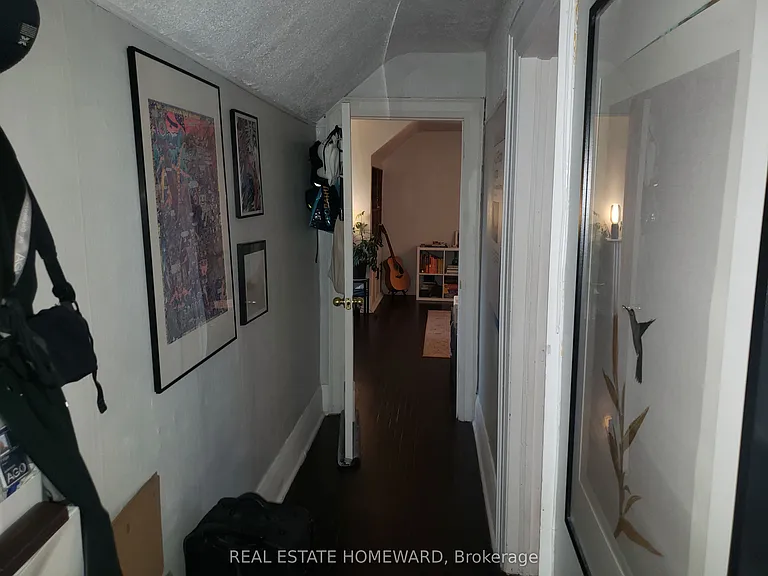 435 Parkside Dr #4 — Photo 2