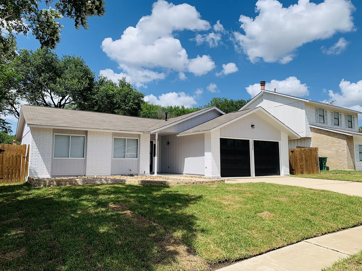 3 bed, 1300 sqft, $2,200 — Photo 2