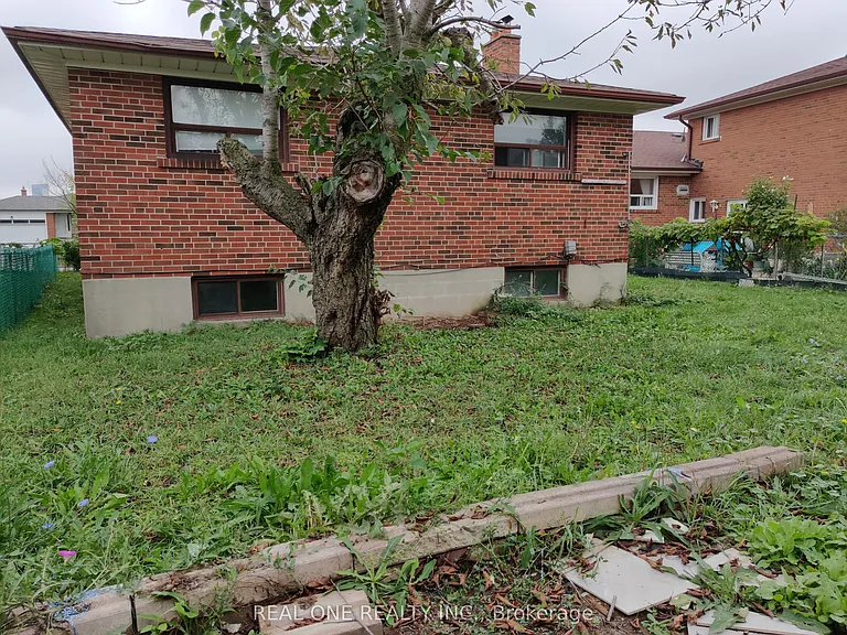 49 Corinthian Blvd #BASEMENT — Photo 4