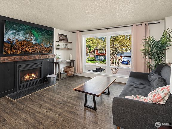 2nd image of 11135 159th Avenue NE