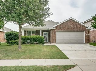 9236 Conestoga Dr, Fort Worth, TX 76131