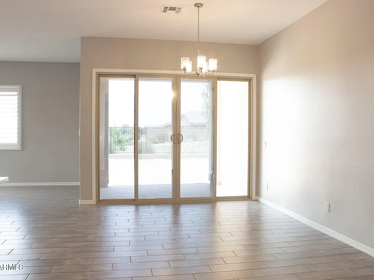 594 S 174th Ln — Photo 10
