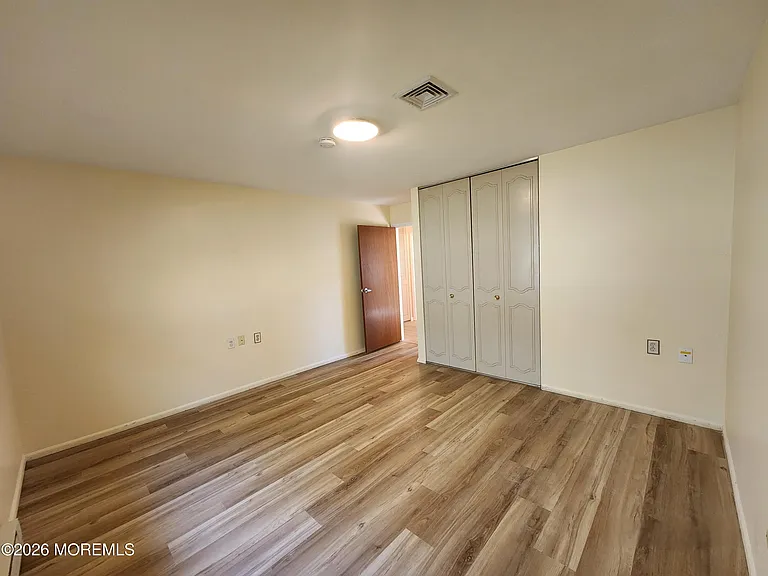 341B Canterbury Ct — Photo 7