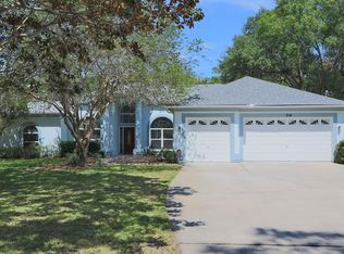 714 Vanderbaker Rd, Temple Terrace, FL 33617