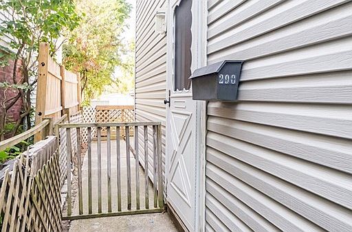 4th image of 298 Revere St #B