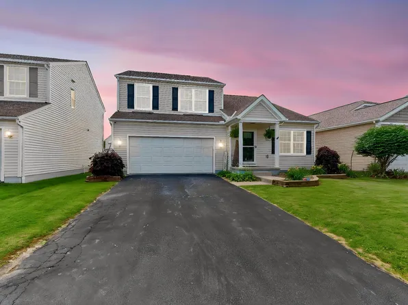 807 Holly Farms Dr, Blacklick, OH 43004