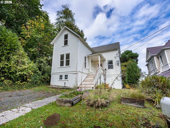 3724 Grand Ave, Astoria, OR 97103