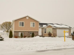 2696 W Remuda Dr, Farr West, UT 84404