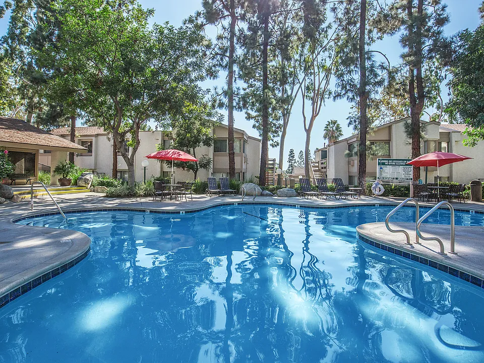Country Woods Apartment Homes