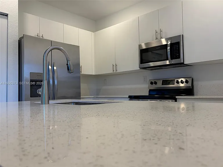 2661 SE 10th St #2661 — Photo 5