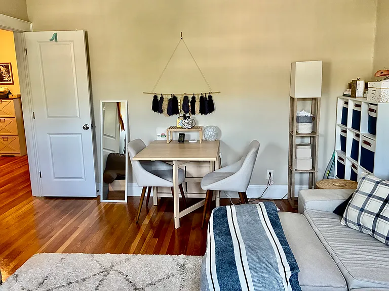 Living room: can also fit desk, table etc.