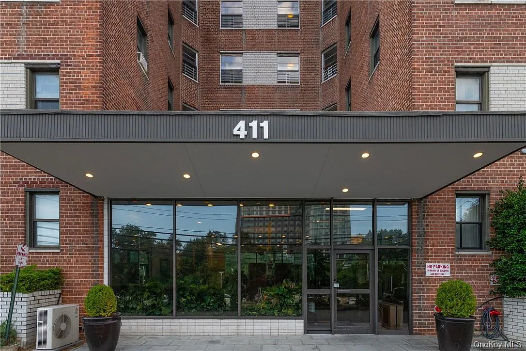 1 bed, 1.0 bath, 800 sqft, $2,295 — Photo 1
