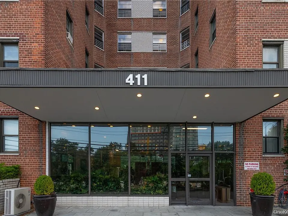411 Bronx River Rd #9A