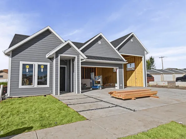 2323 25th Ave W, Williston, ND 58801