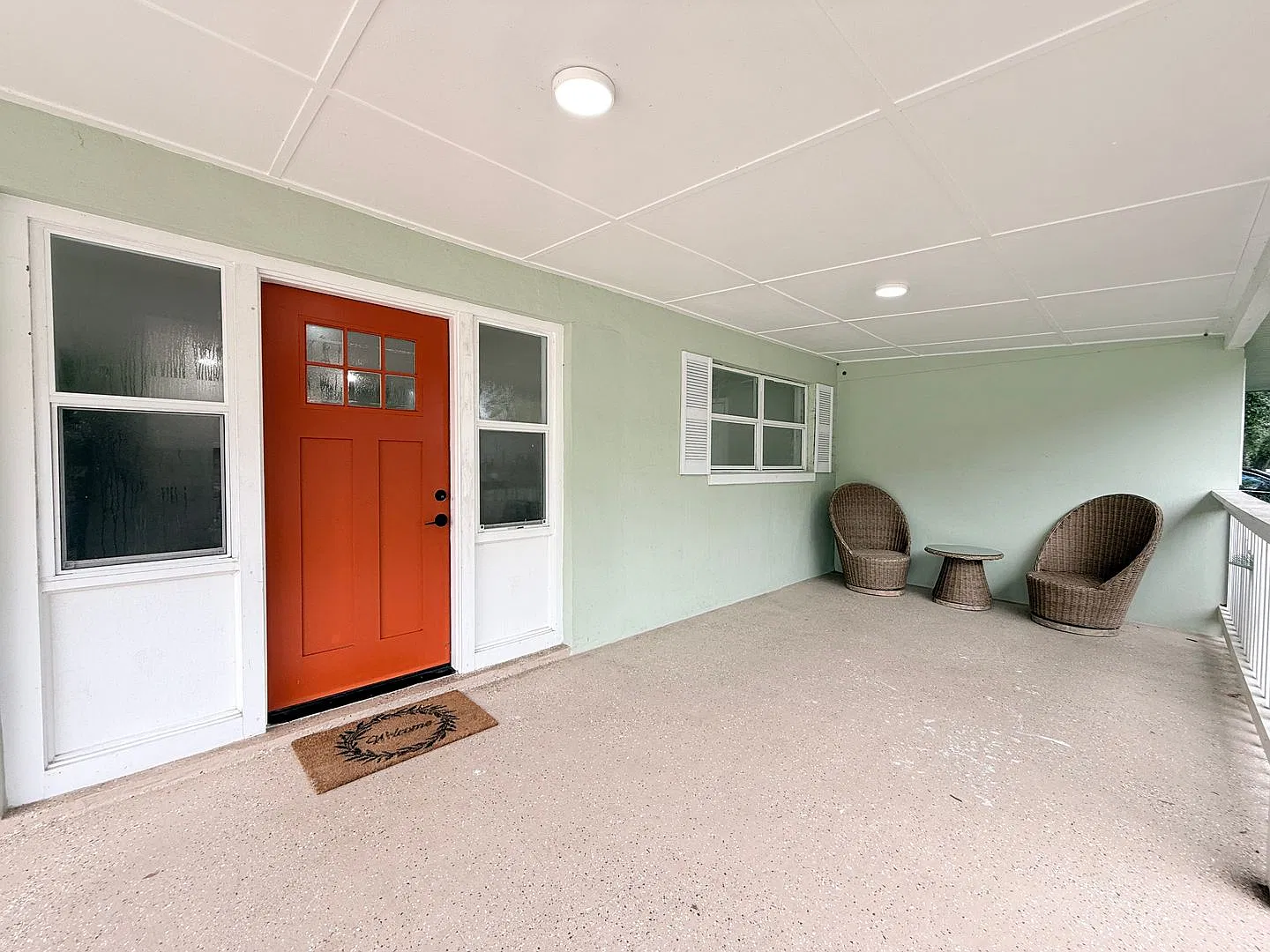 Beautifully Renovated 3-Bedroom Home with Huge Yard & Detached Workshop — Photo 3