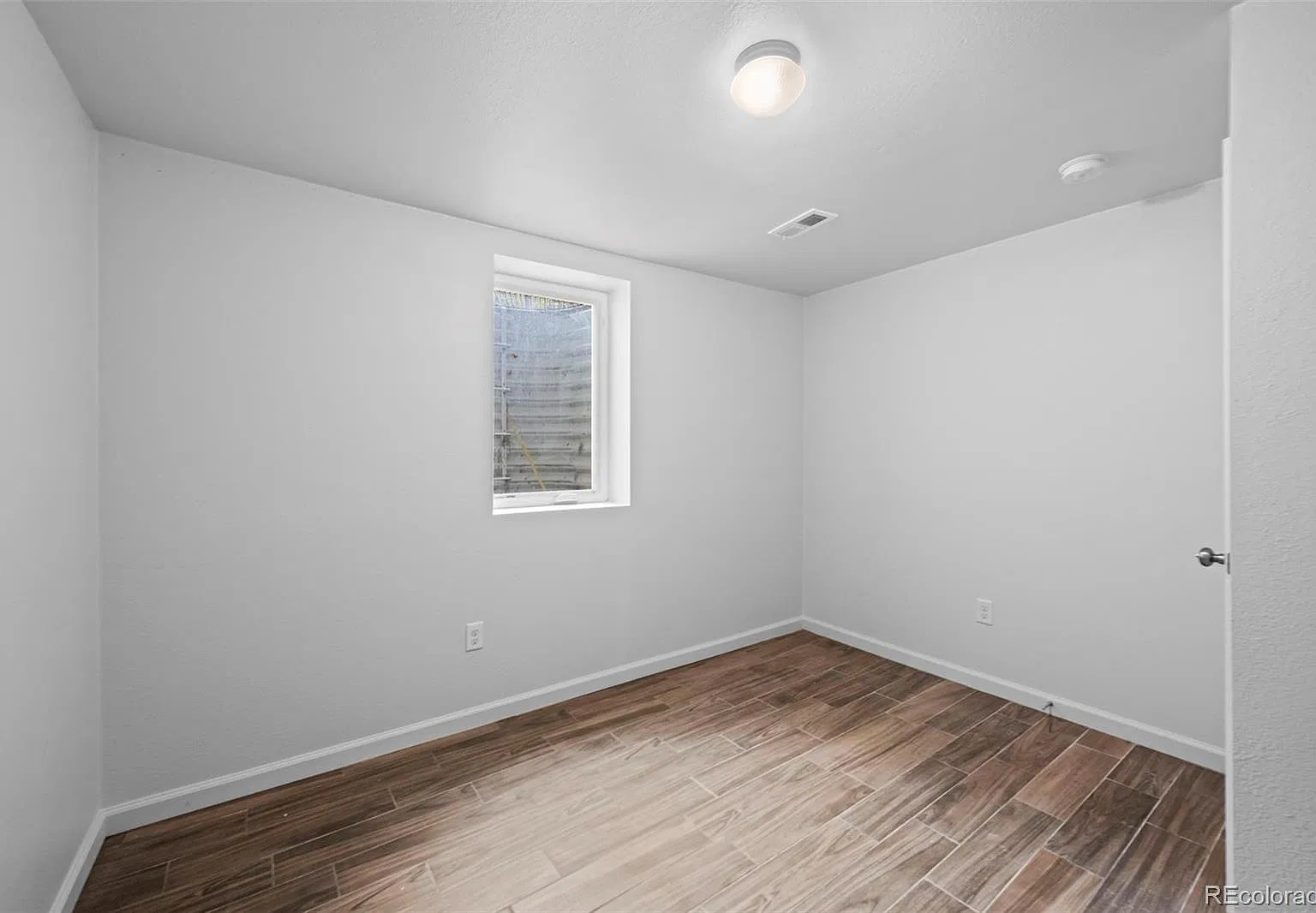 6 bed, 2.0 bath, 2600 sqft, $2,800 — Photo 4