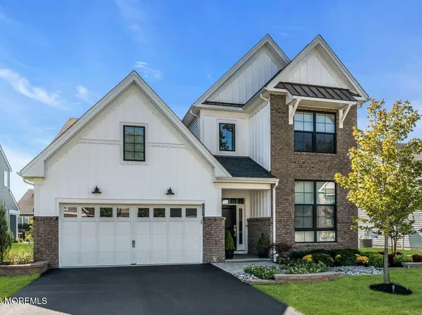 127 Grandview Circle, Farmingdale, NJ 07727