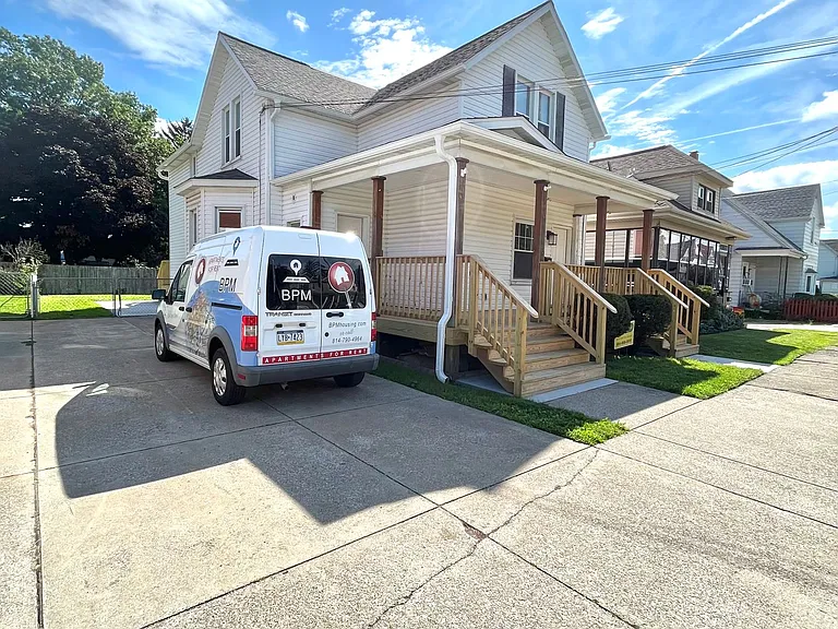 2709 Raspberry St — Photo 3