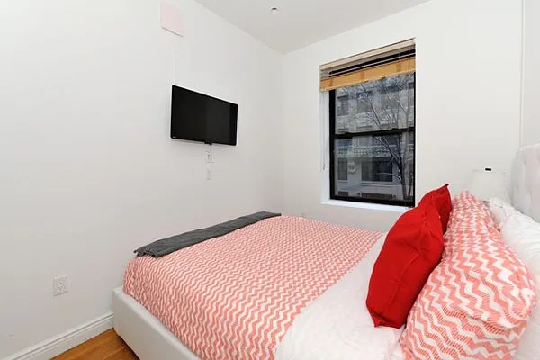 Rented by Eisenberg Exclusives | media 121