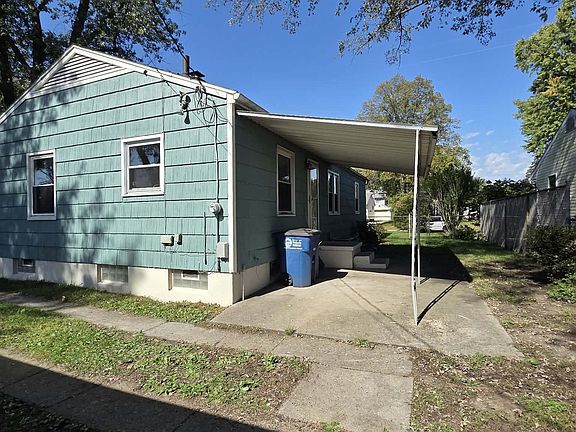 3rd image of 2915 Nash Rd