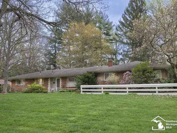 6940 Stockport Dr, Lambertville, MI 48144