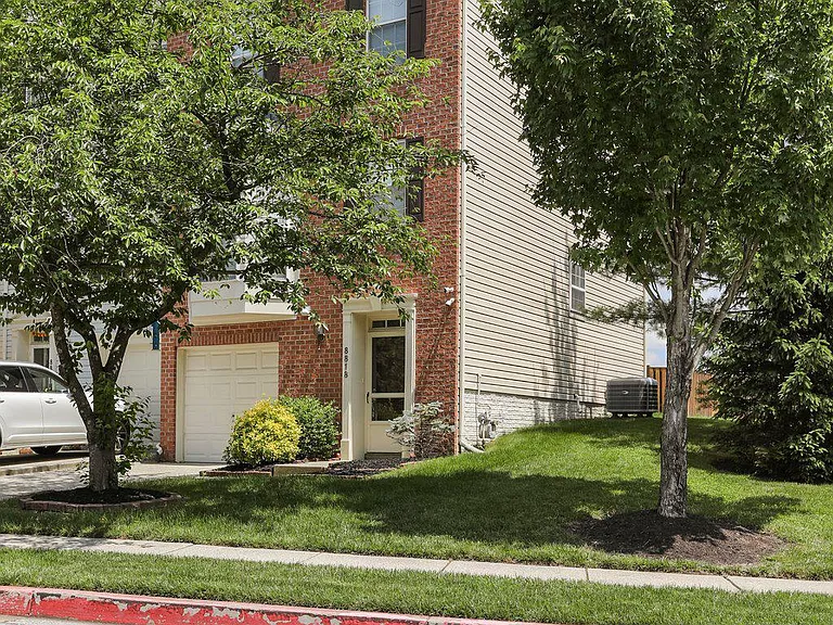 8818 Papillon Dr — Photo 6