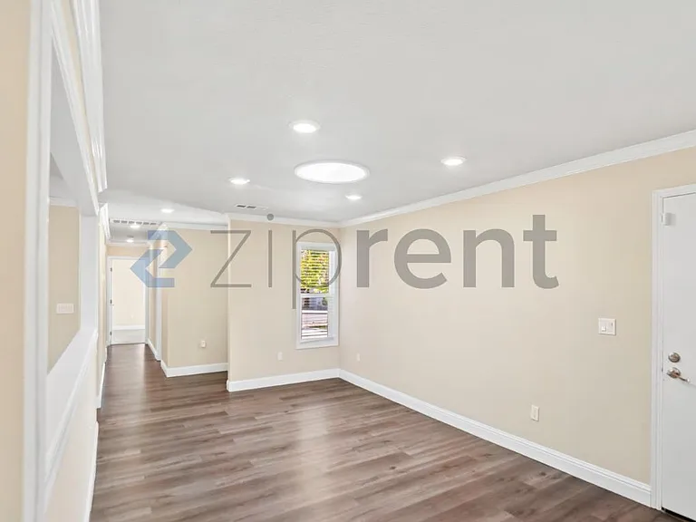 42386 Barbary St — Photo 7