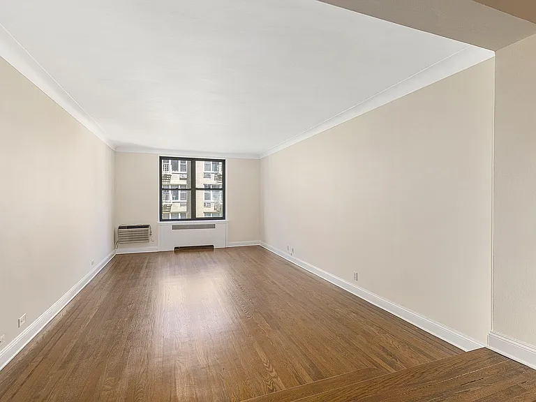 310 E 75th St #4G — Photo 6