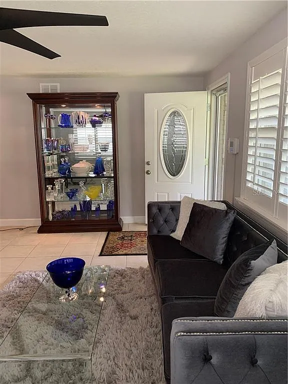 4 bed, 1446 sqft, $3,200 — Photo 4