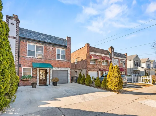 90-15 70th Dr #Penthouse, Forest Hills, NY 11375