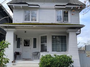 909 16th Ave, Seattle, WA 98122