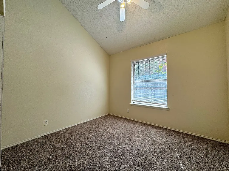 923 Centennial Dr — Photo 13