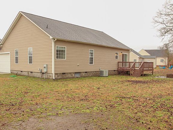 3rd image of 303 Stillwater Creek Dr
