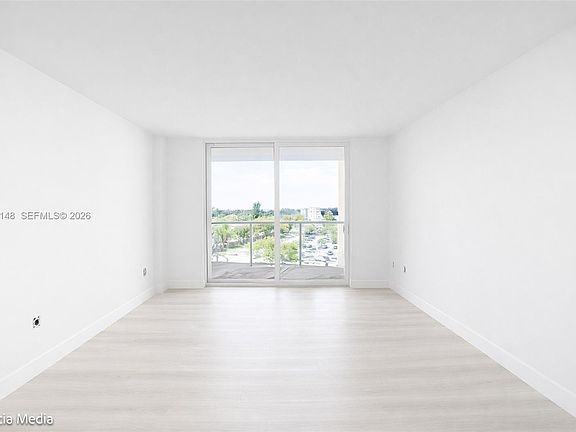 5th image of 1351 NE Miami Gardens Dr APT 703E