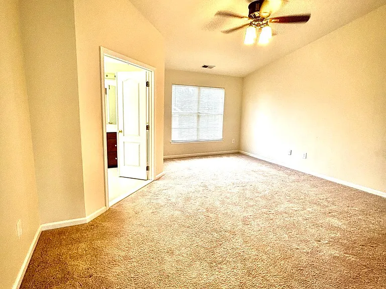 25937 Kirkwood Sq — Photo 38