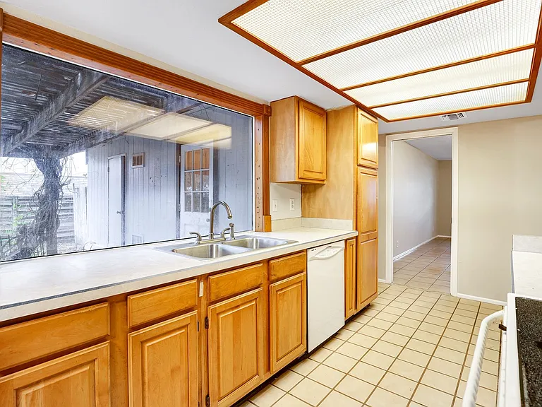 8138 Raritan St — Photo 12