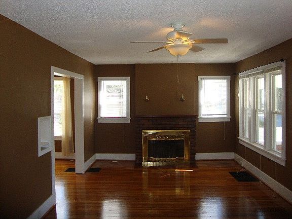 2nd image of 400 W Ashley St