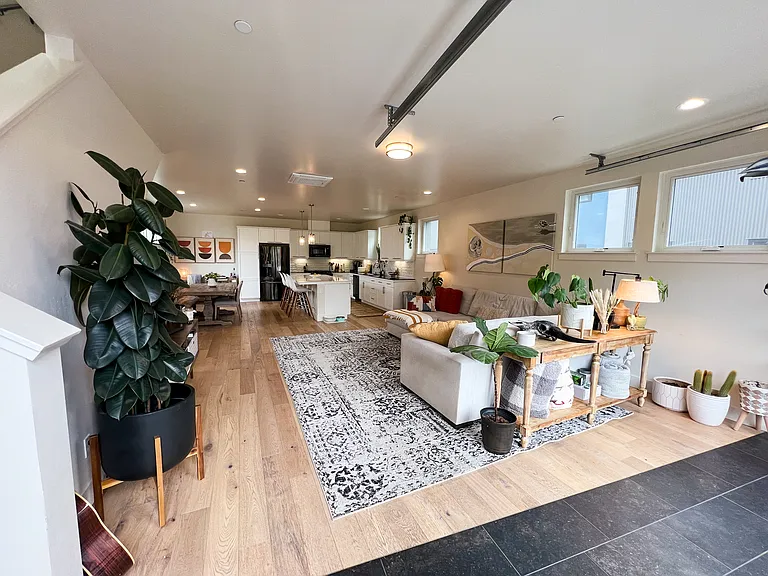 2478 Victoria Ave #101 — Photo 5