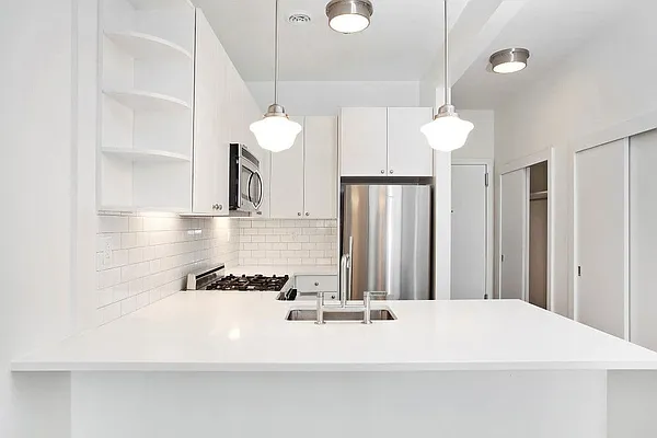 Rented by Mirador Real Estate | media 2