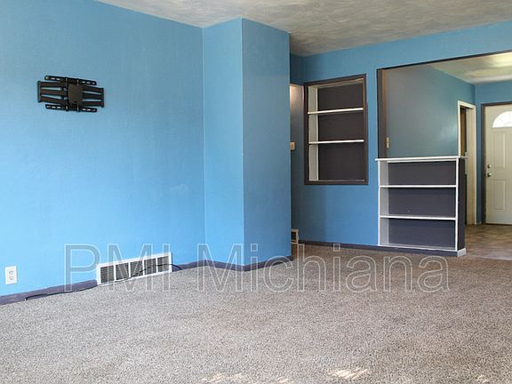 5th image of 222 S 35th St