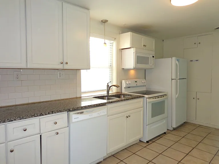 2020 E Ocean View Ave — Photo 16