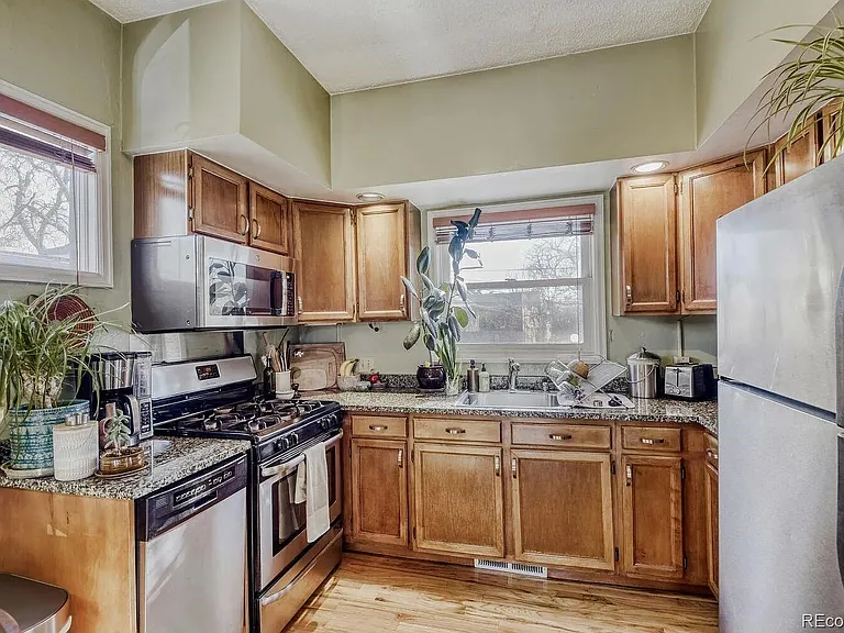 424 E Tennessee Ave — Photo 6