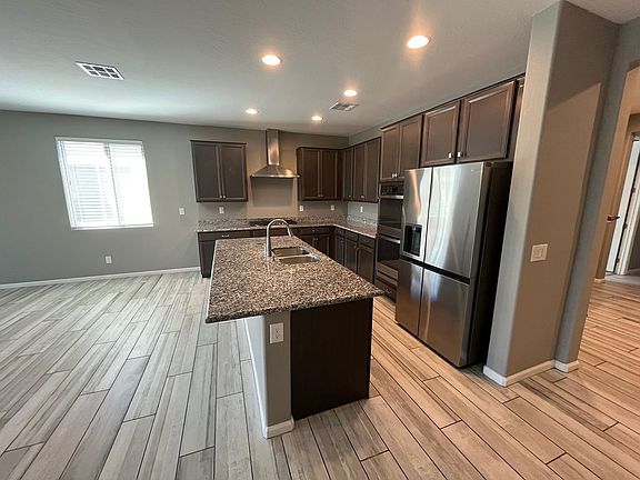 5th image of 6016 Bugsy St