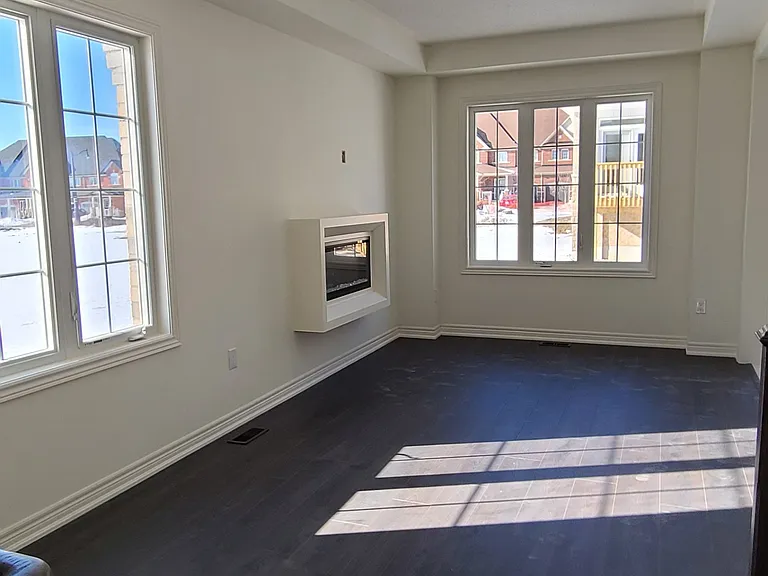 75 Kenesky Dr — Photo 5